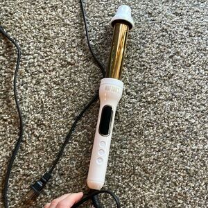 Hot tools convertible curling iron.